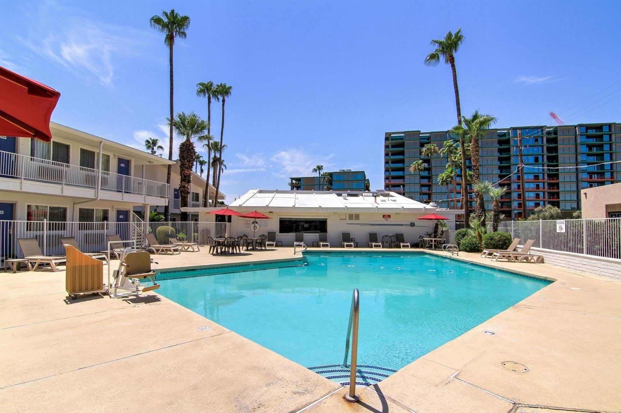 Motel 6 Old Town Scottsdale Fashion Square Zewnętrze zdjęcie
