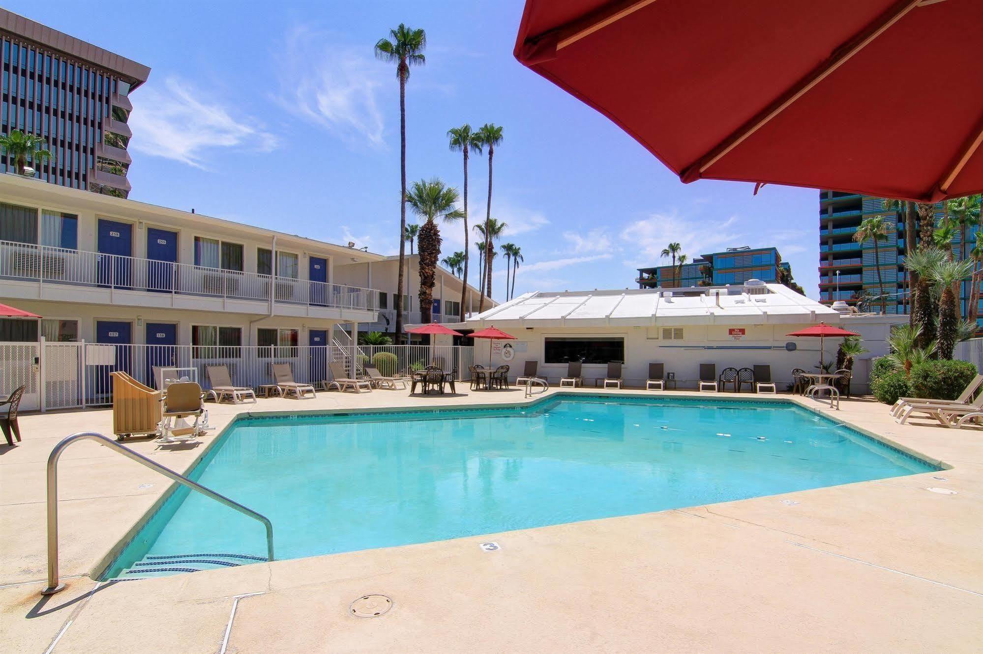 Motel 6 Old Town Scottsdale Fashion Square Zewnętrze zdjęcie