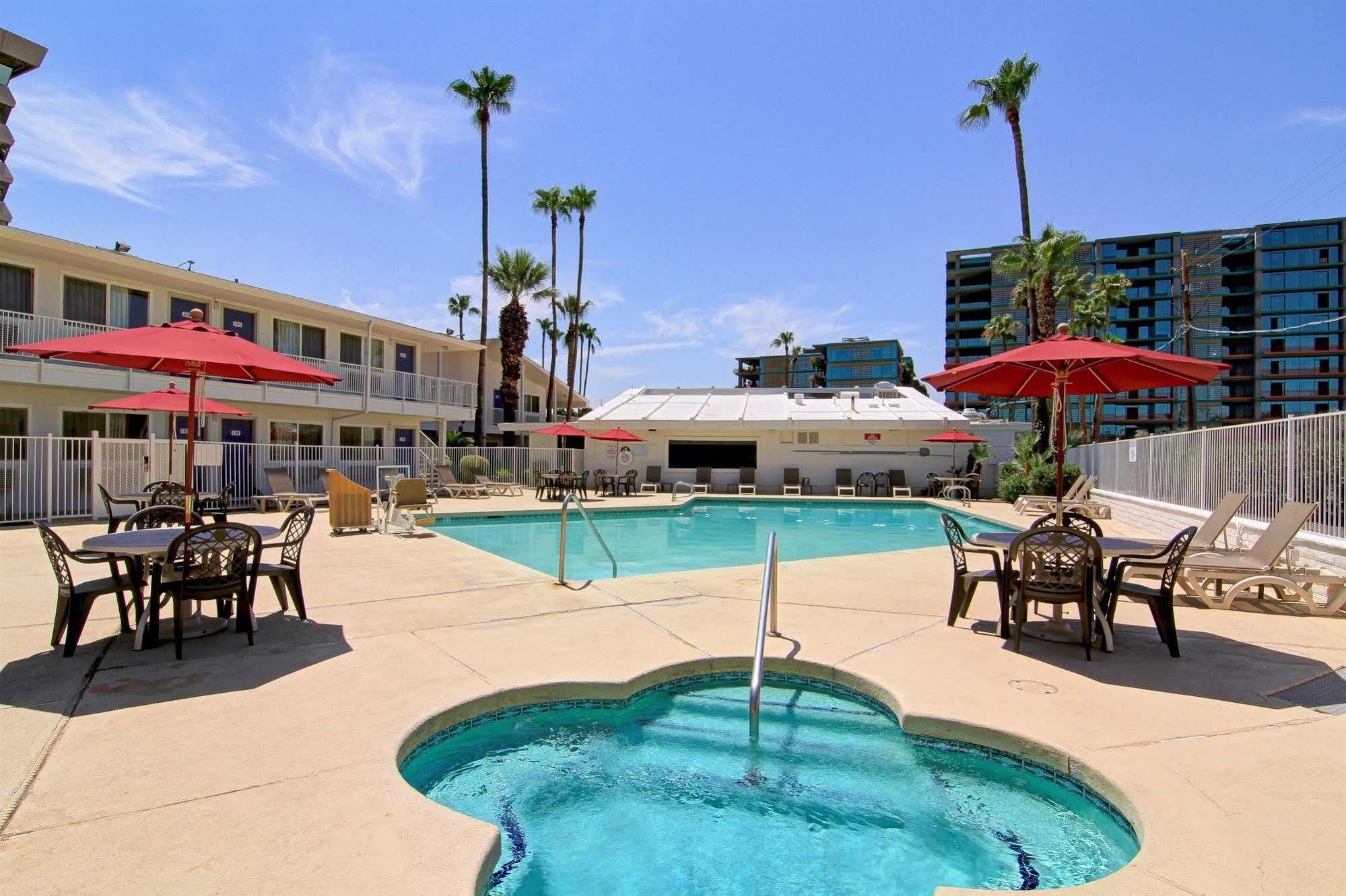 Motel 6 Old Town Scottsdale Fashion Square Zewnętrze zdjęcie
